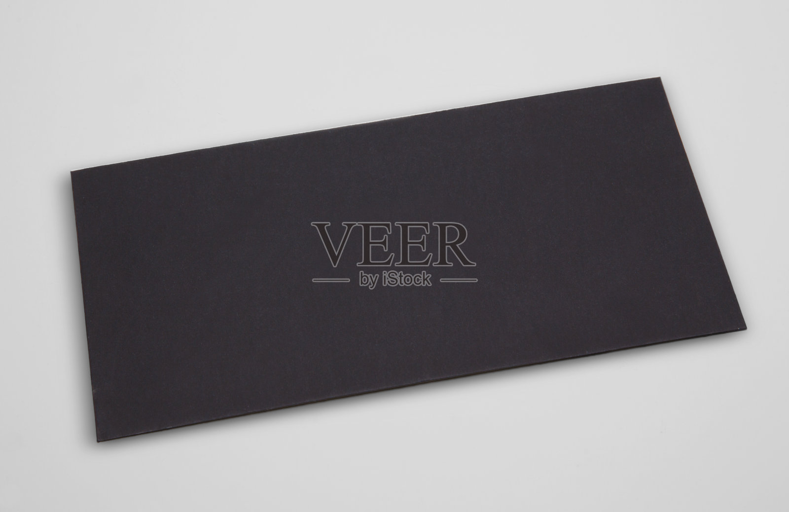 黑色矩形信封E65空白模板，孤立的背景插画图片素材