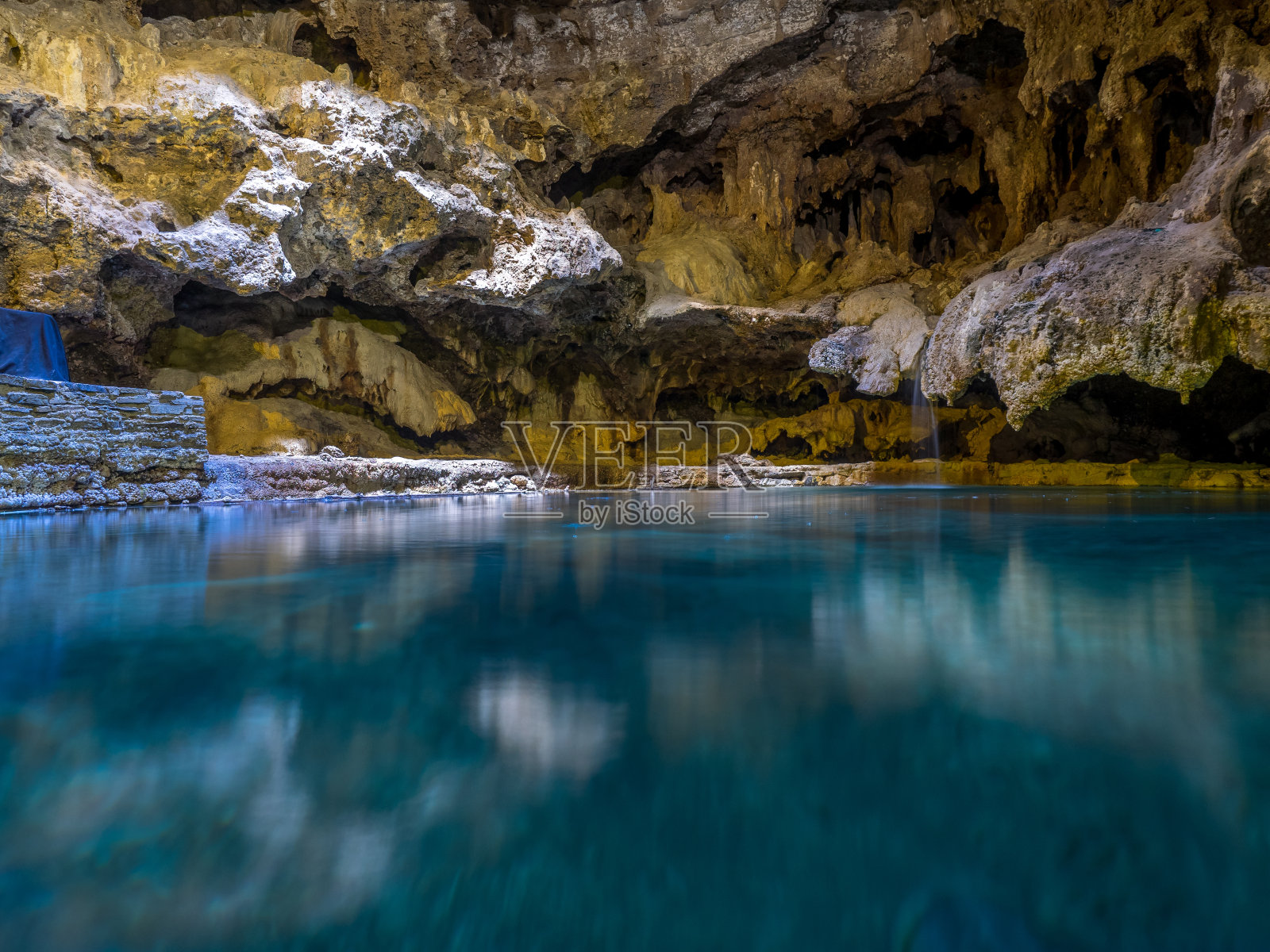 班夫国家公园的洞穴和盆地历史遗址照片摄影图片
