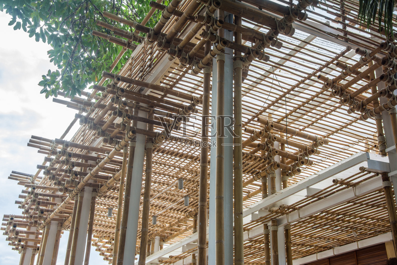 在建竹制建筑照片摄影图片