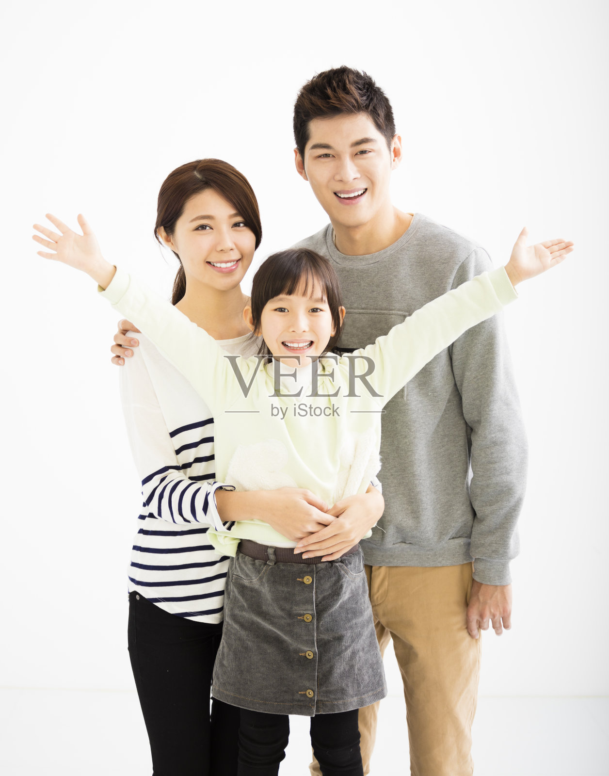 幸福的亚洲大家庭站在一起照片摄影图片