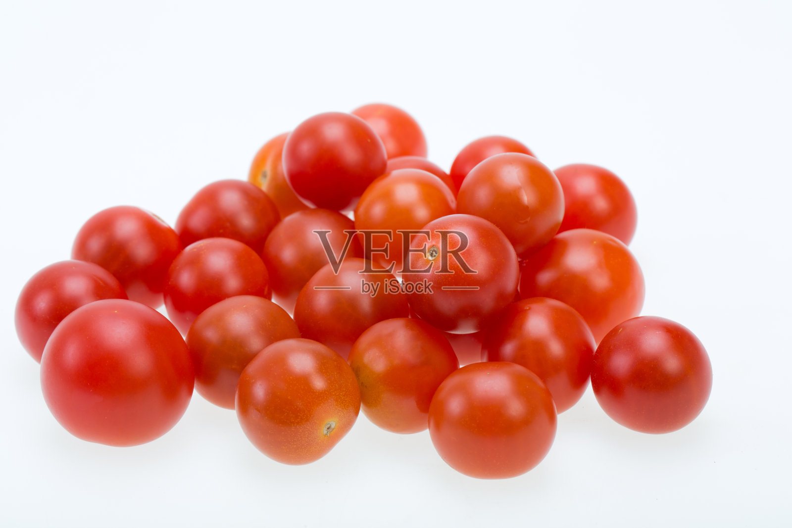 新鲜成熟的樱桃番茄照片摄影图片