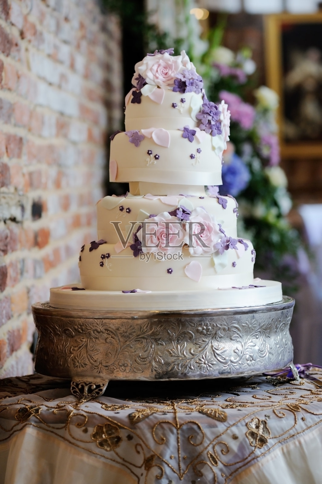 婚礼蛋糕紫色照片摄影图片
