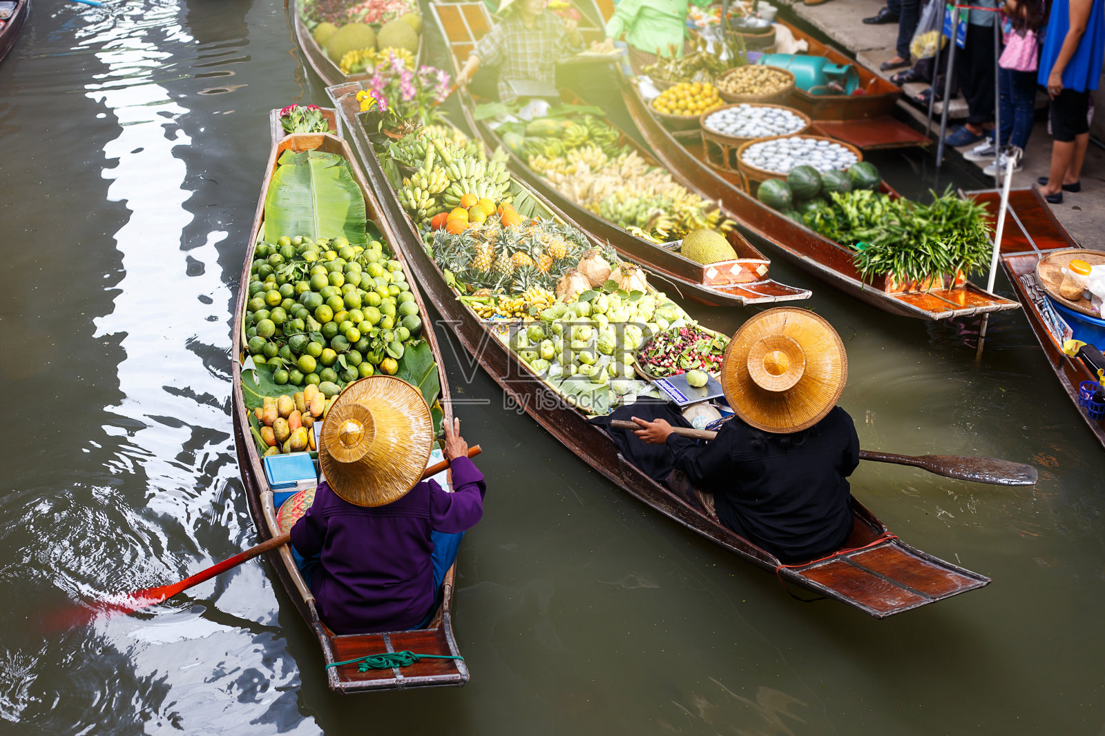 泰国的浮动市场。Damnoen Saduak漂浮在Ratchaburi照片摄影图片
