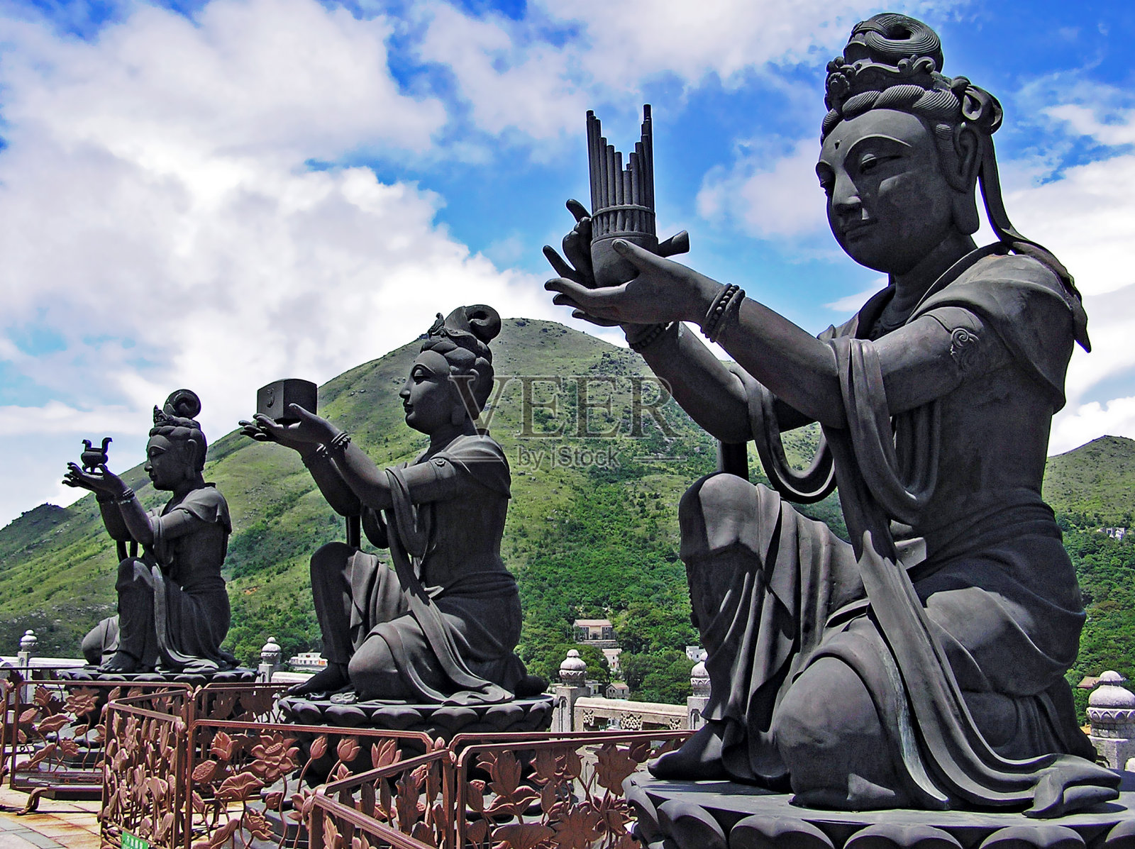 香港大屿山昂坪的佛教造像照片摄影图片