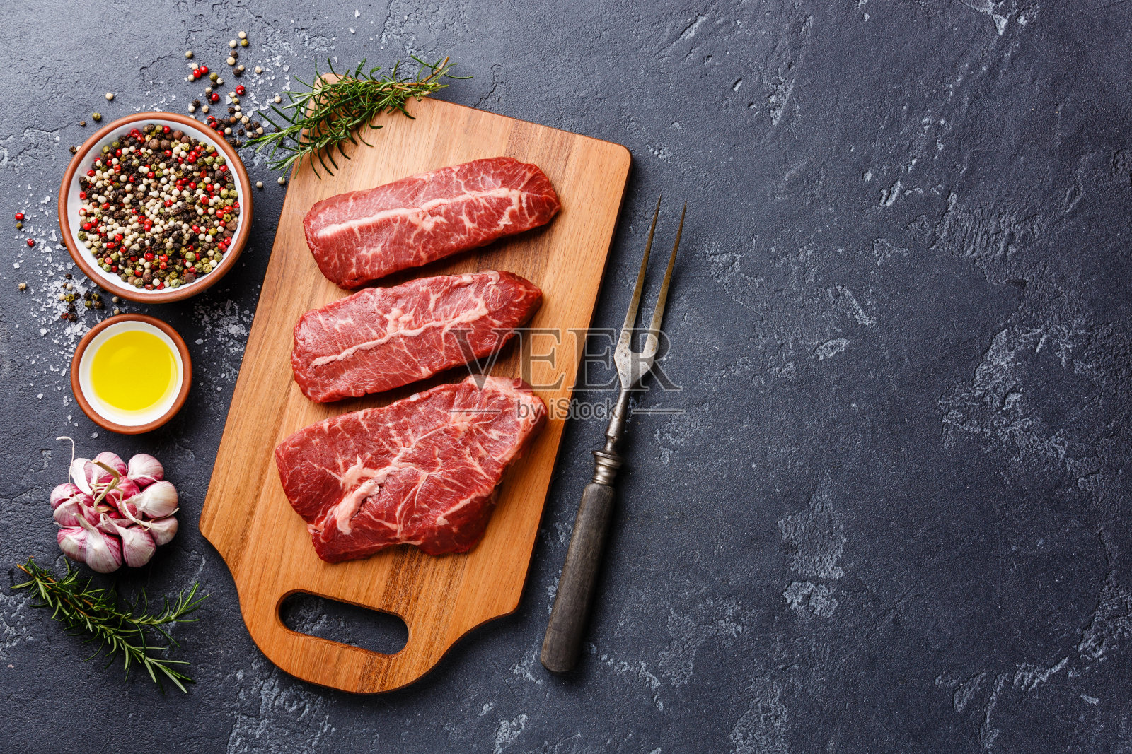 生鲜肉，上刀扒照片摄影图片