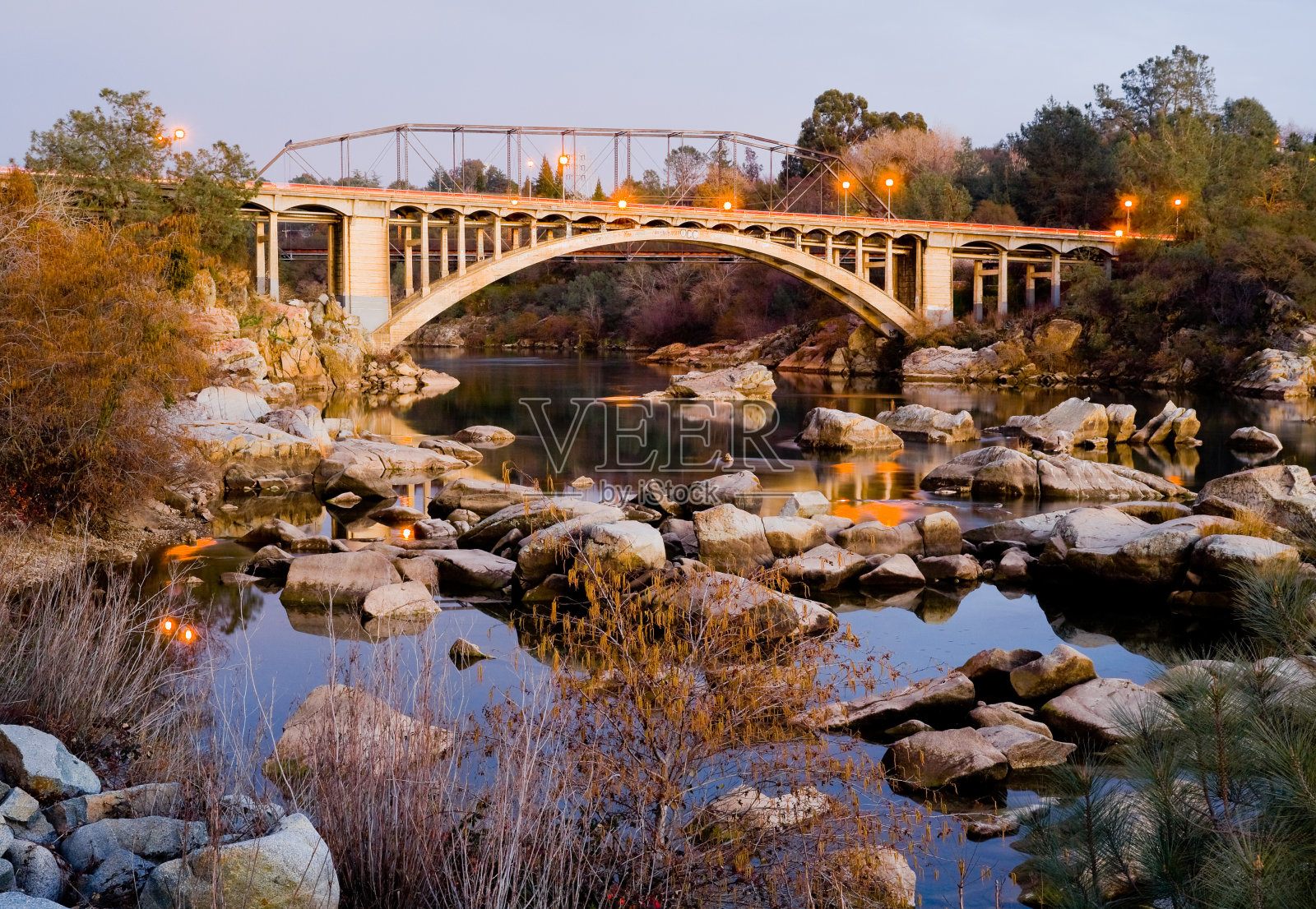 加州福尔松市的彩虹桥照片摄影图片