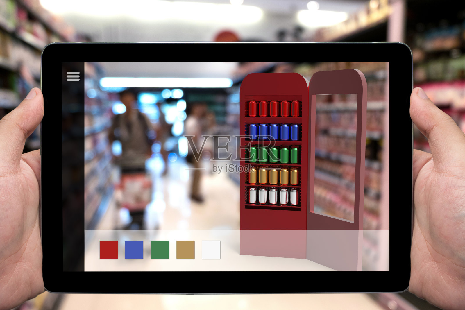 增强现实营销概念，B2B销售。手持式平板电脑采用AR应用程序模拟冷冻产品在零售店销售过程中照片摄影图片
