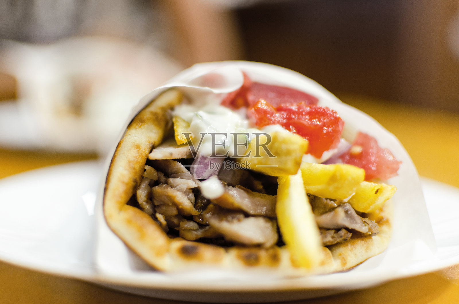 希腊烤肉串皮塔饼照片摄影图片