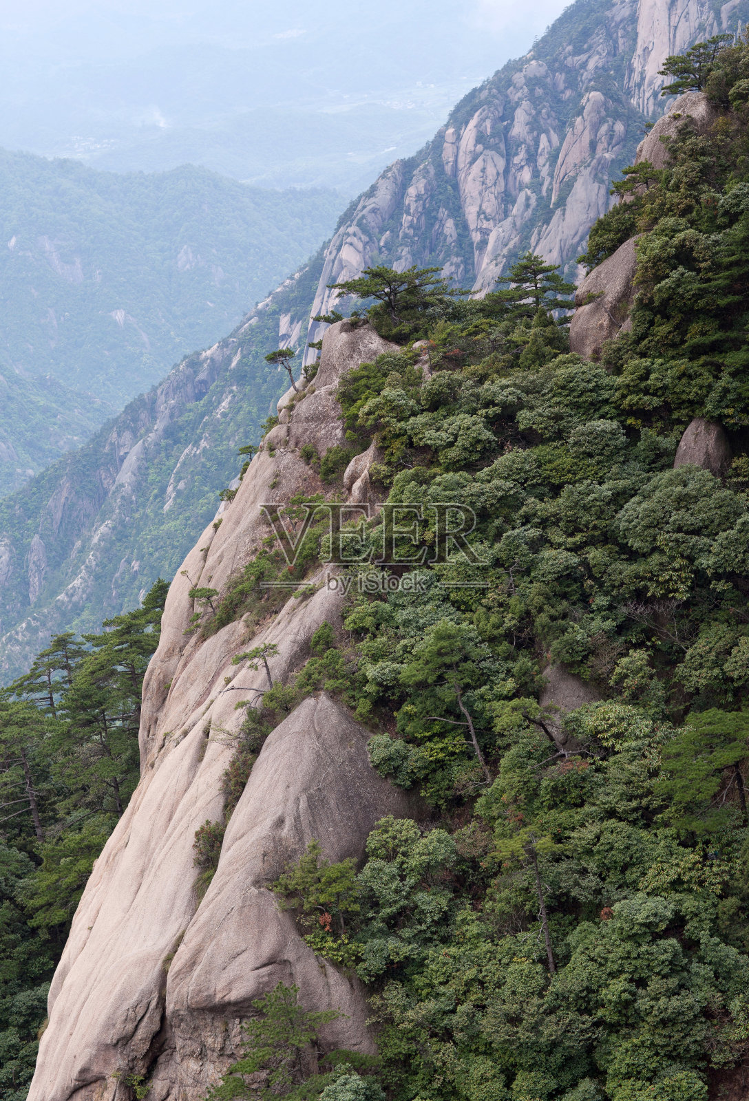 黄山位于中国安徽省照片摄影图片