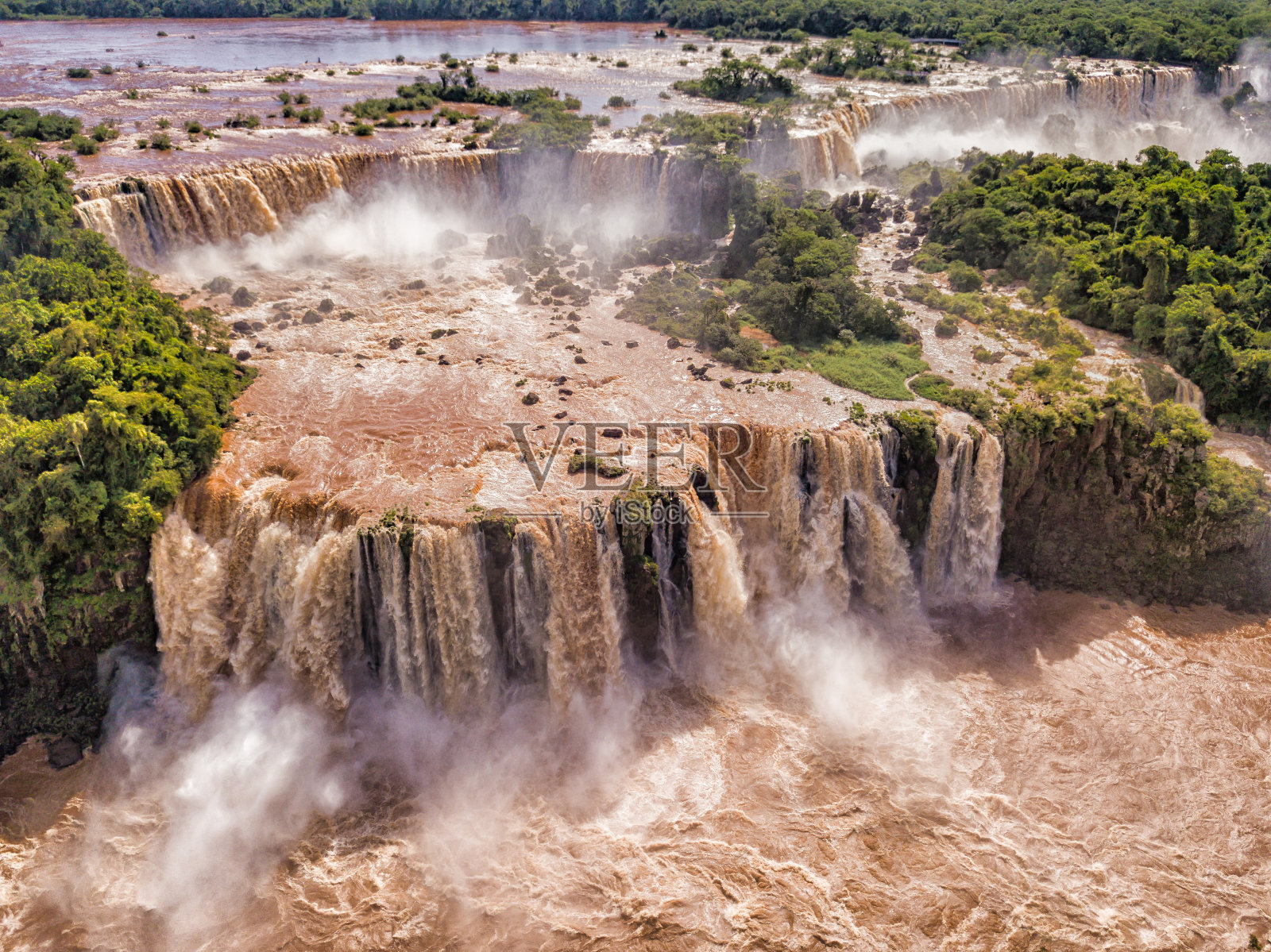 伊瓜苏瀑布鸟瞰图。照片摄影图片