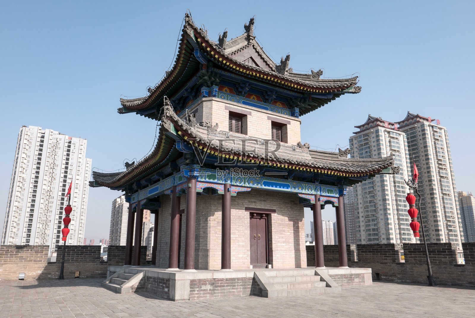中国西安，西安城墙角楼照片摄影图片