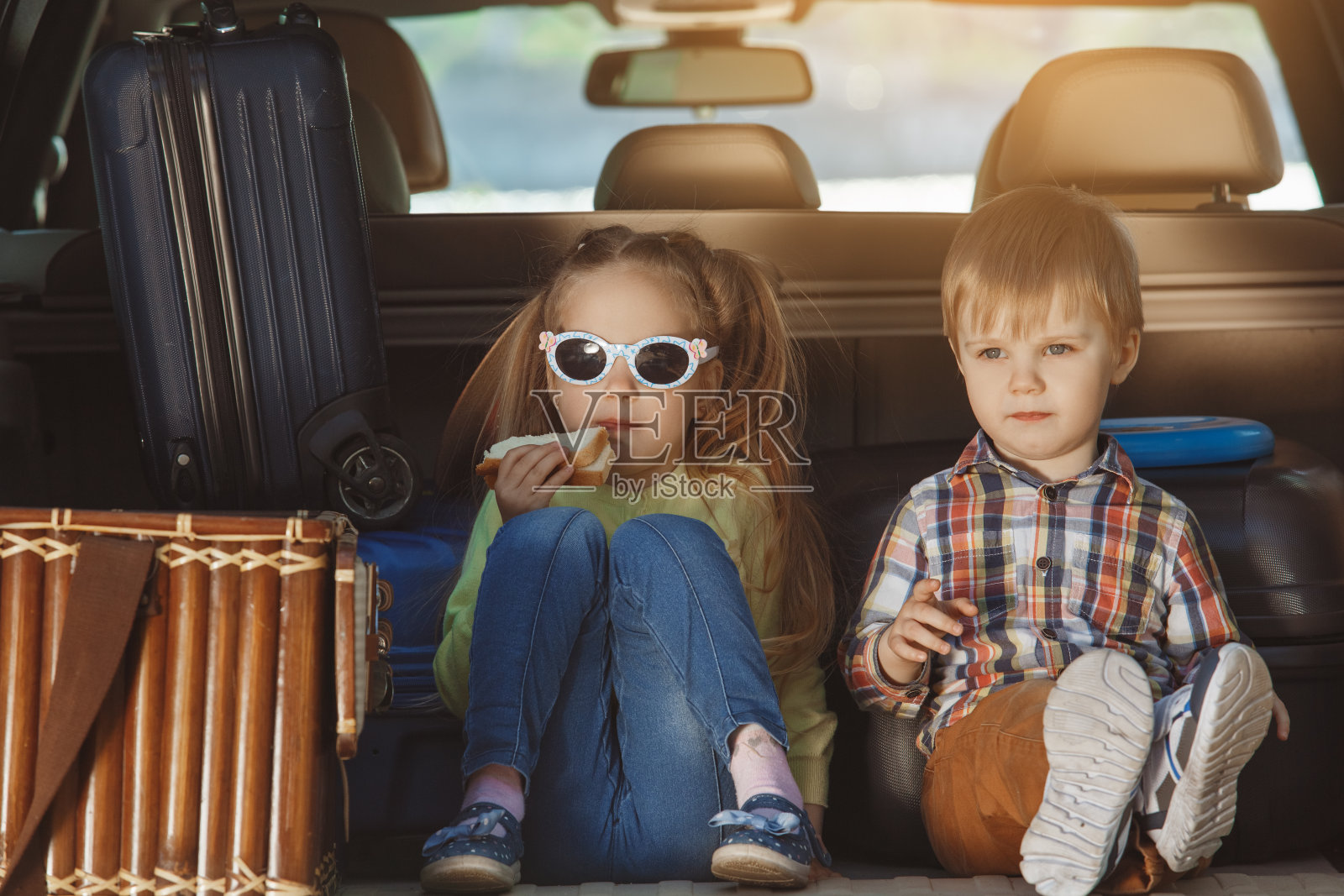 乘车旅行家庭旅行一起度假照片摄影图片