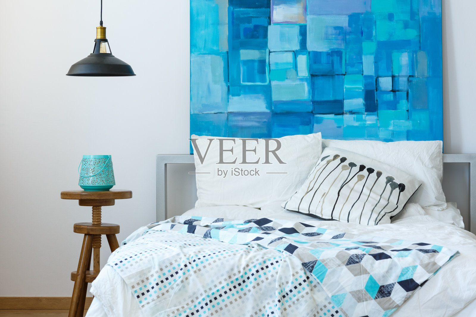 卧室与现代蓝色艺术品照片摄影图片