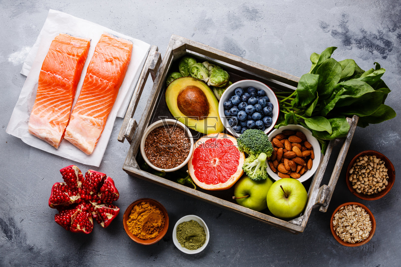 健康食品清洁饮食选择在木盒照片摄影图片