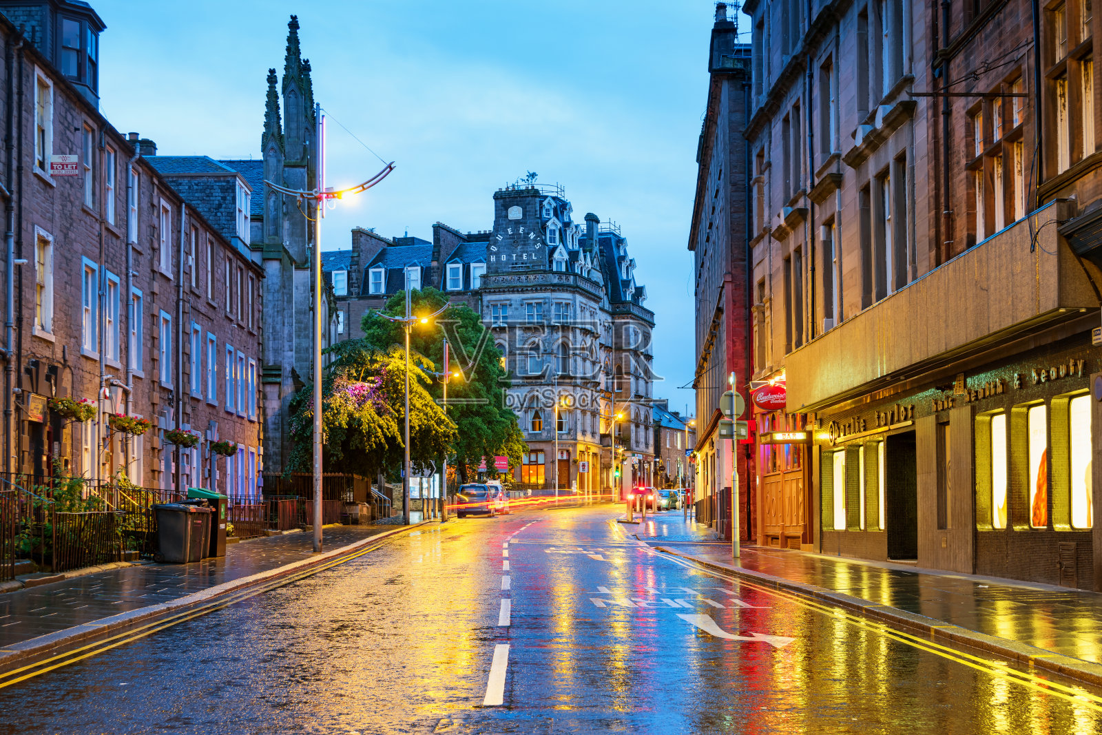 英国苏格兰邓迪市中心的多彩街道照片摄影图片