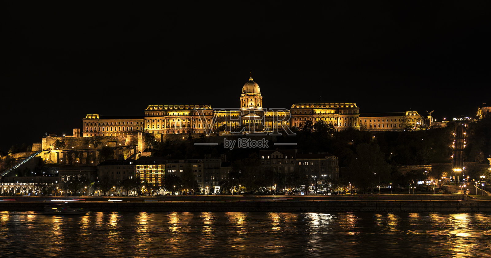 匈牙利布达佩斯的皇家宫殿照片摄影图片