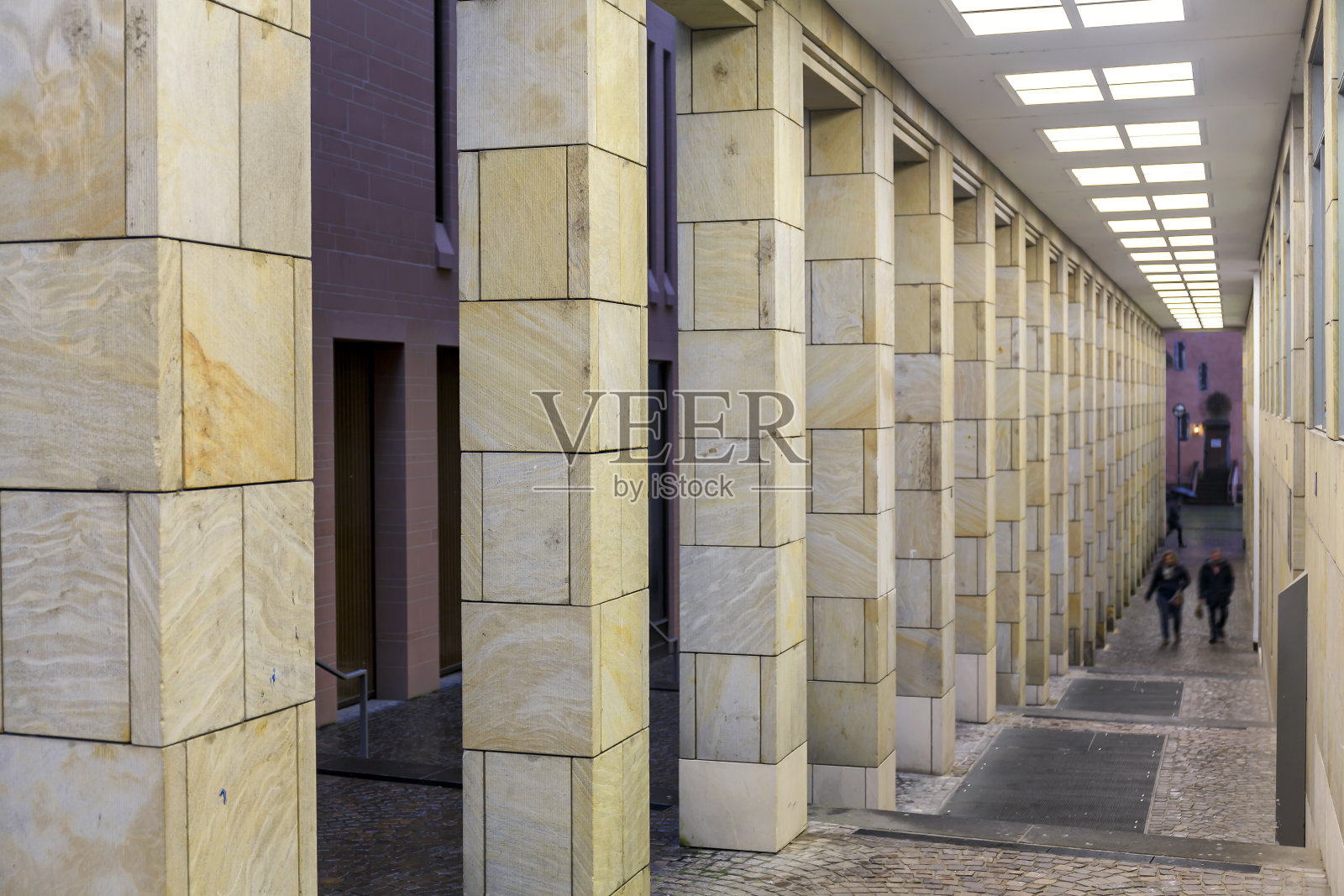 本德加斯柱廊(库珀巷)在法兰克福的观点照片摄影图片