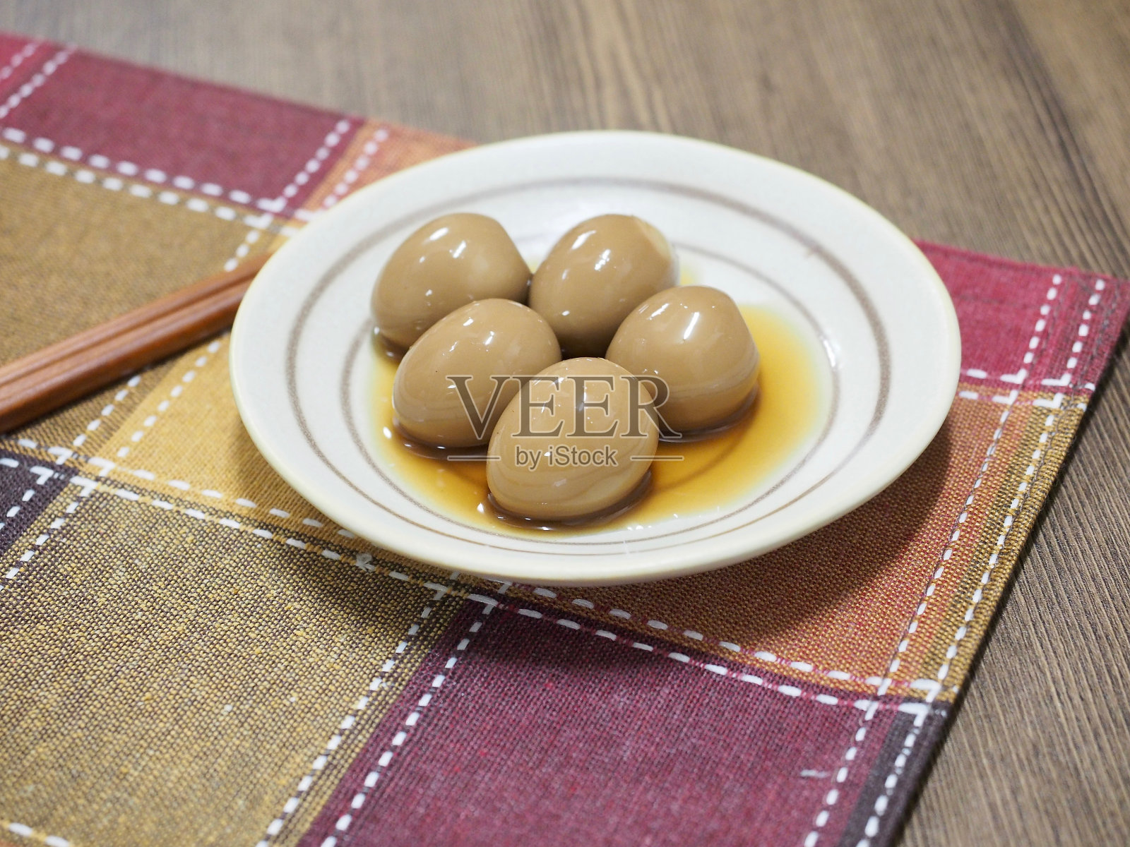 亚洲食品酱油鹌鹑蛋照片摄影图片