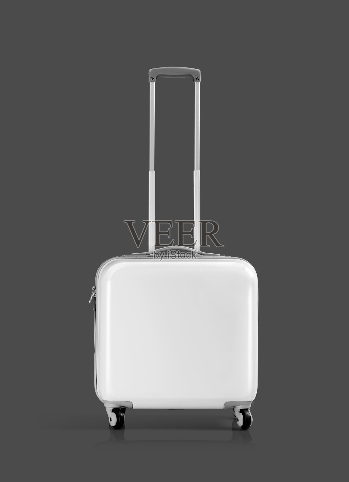 白色塑料旅行箱或行李的旅行者孤立在灰色背景照片摄影图片