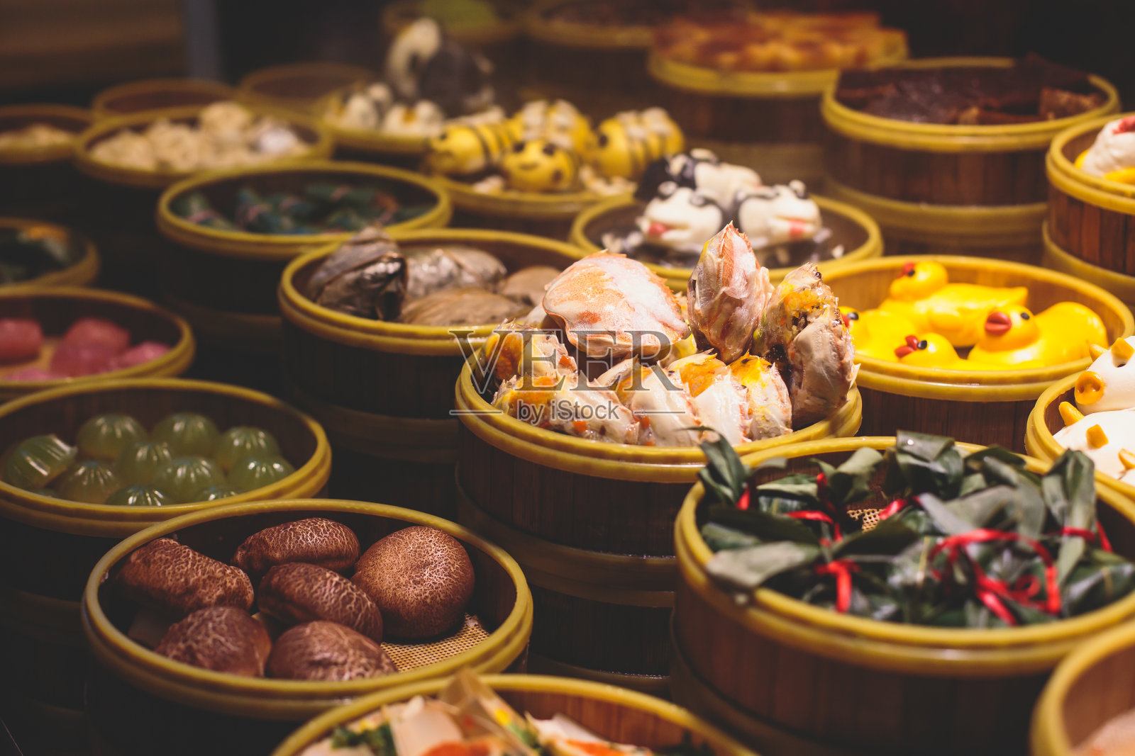 中国上海的各种亚洲传统街头小吃照片摄影图片