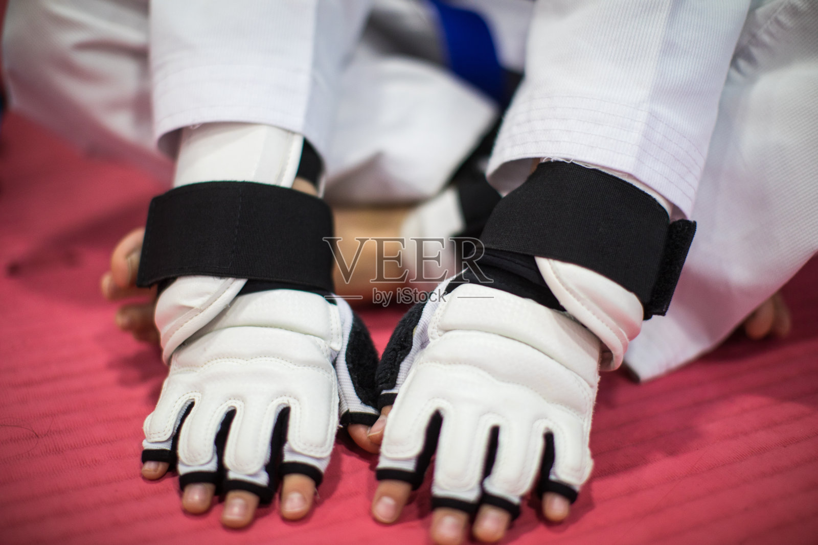 跆拳道防护手套照片摄影图片