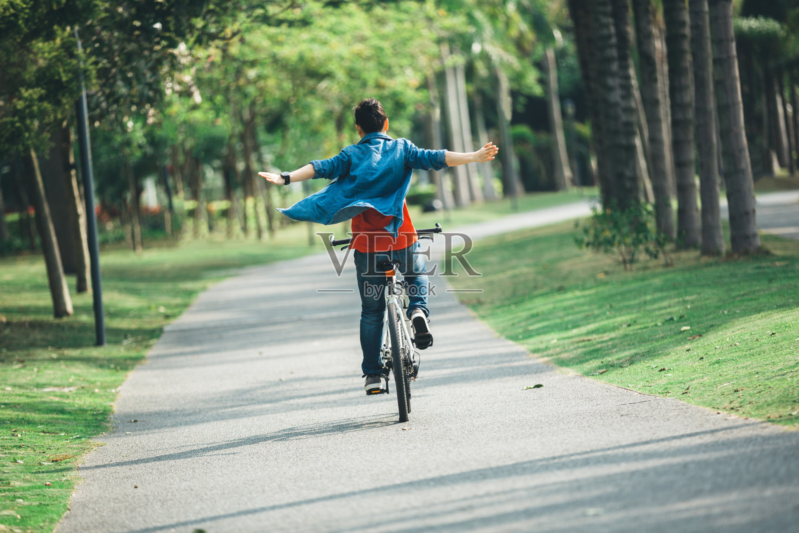 骑自行车照片唯美图片