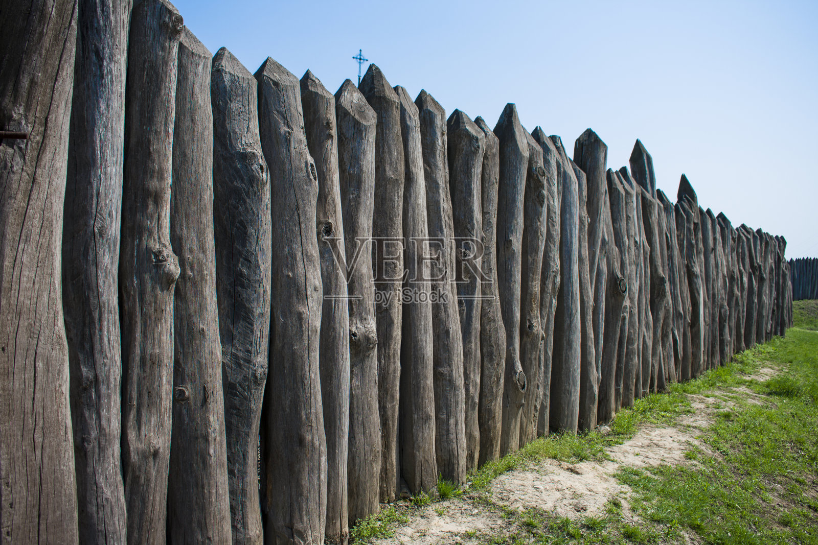 用扎波里日亚木做成的防护栅栏照片摄影图片