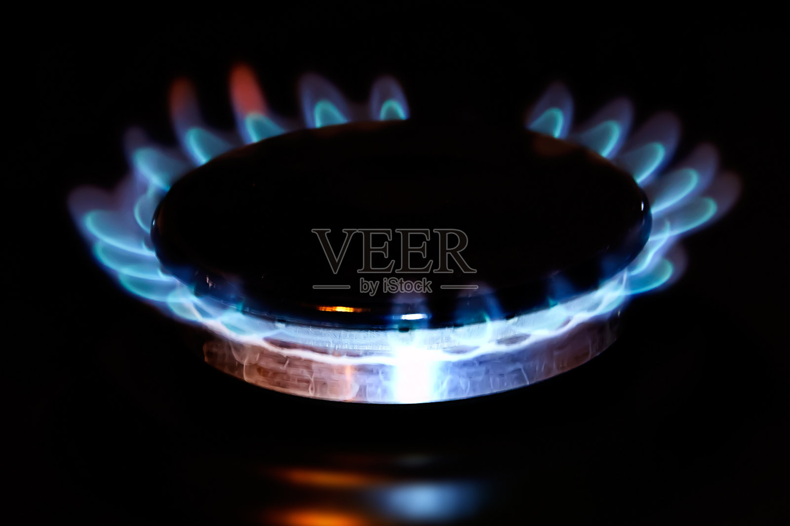煤气炉的蓝色火焰照片摄影图片