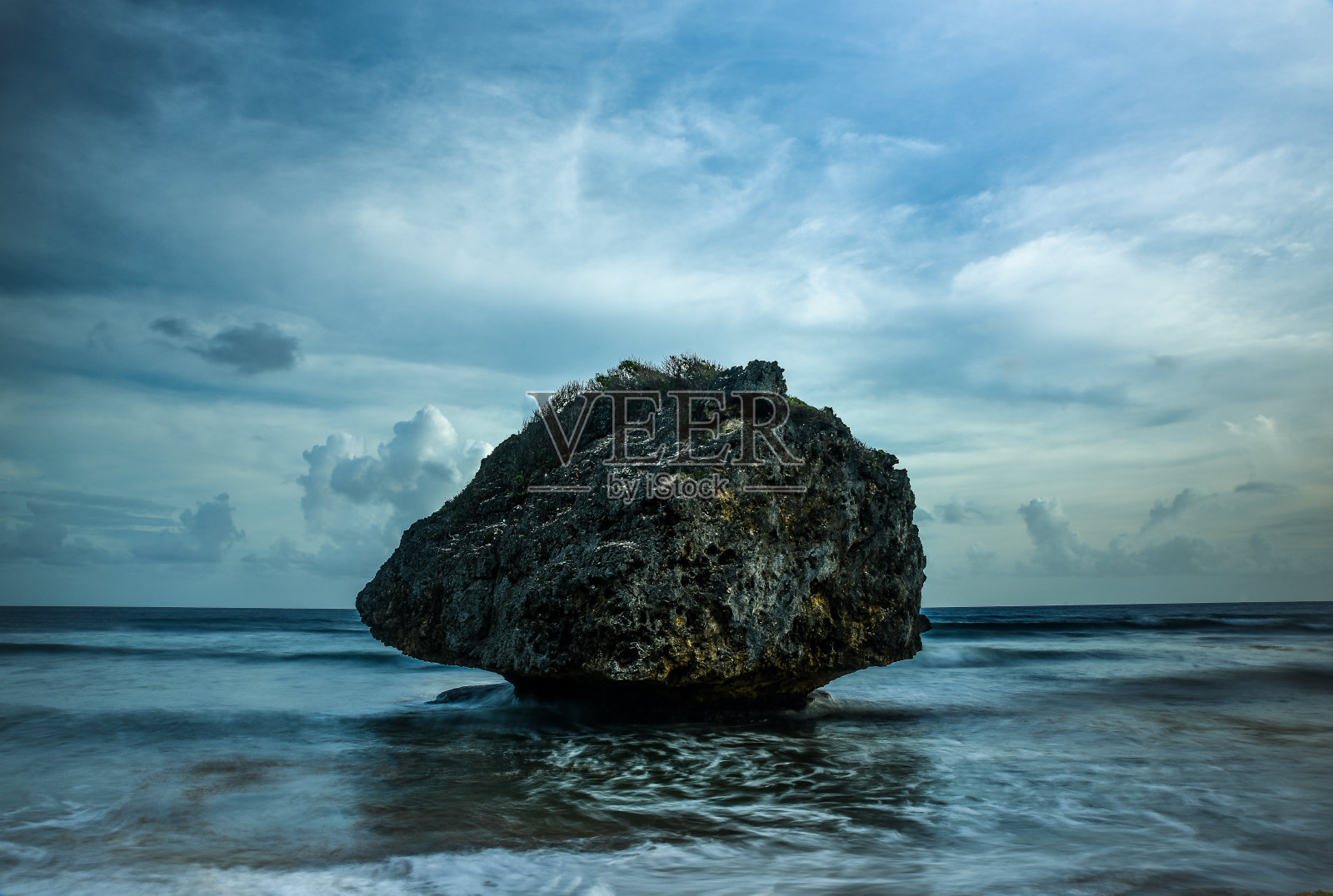 海岸上的岩石照片摄影图片