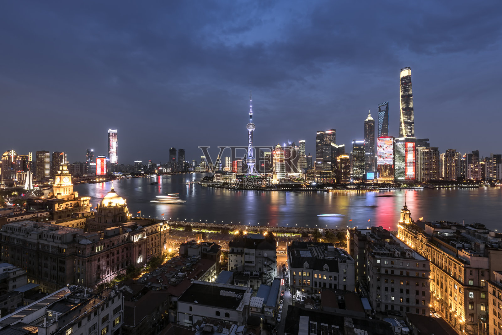 上海夜景和天际线照片摄影图片