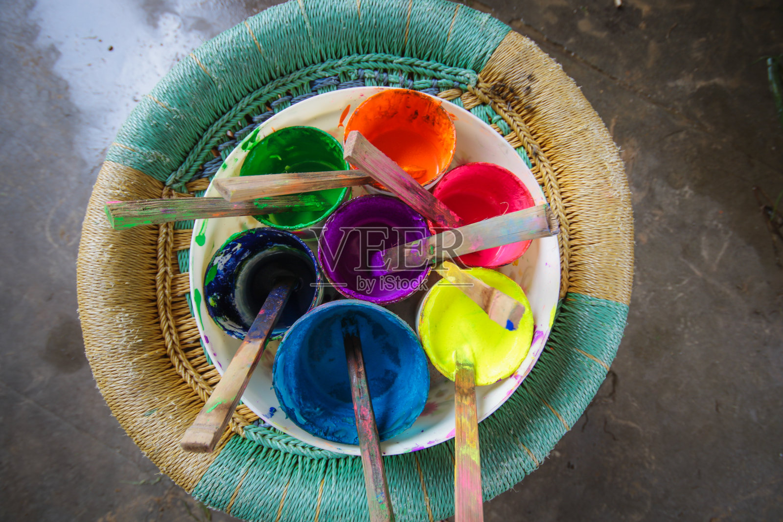 印度胡里节的霓虹颜色照片摄影图片