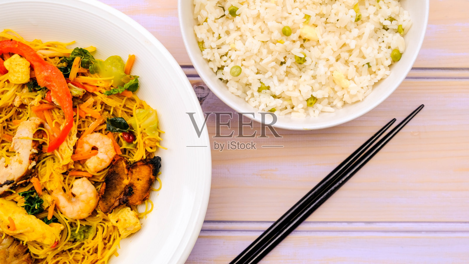 中式新加坡面蛋炒饭照片摄影图片