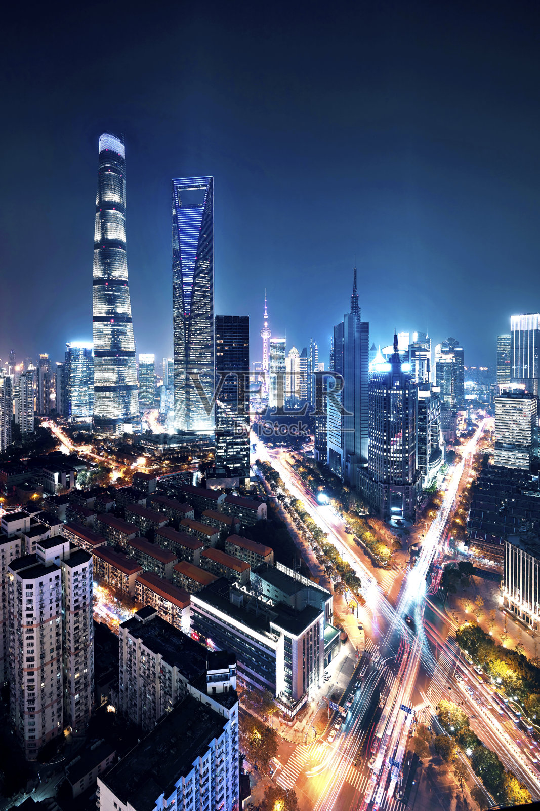 陆家嘴金融中心夜景，中国上海照片摄影图片