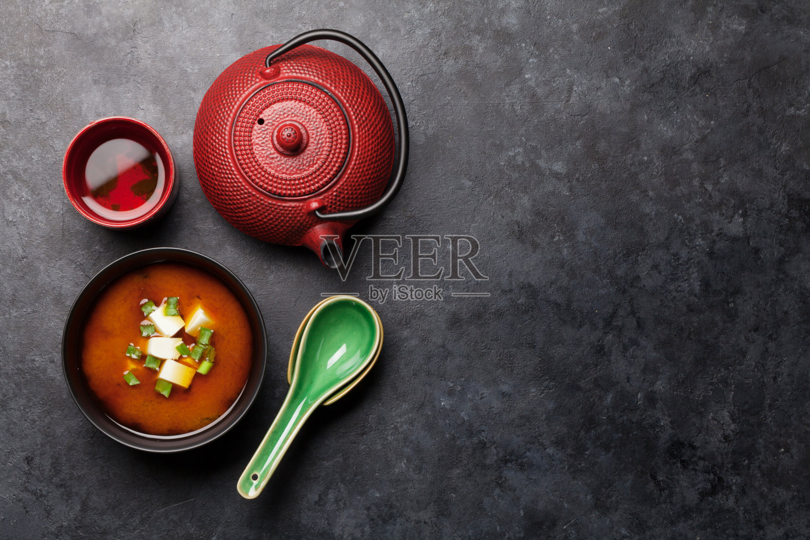 日本传统豆腐味噌汤照片摄影图片