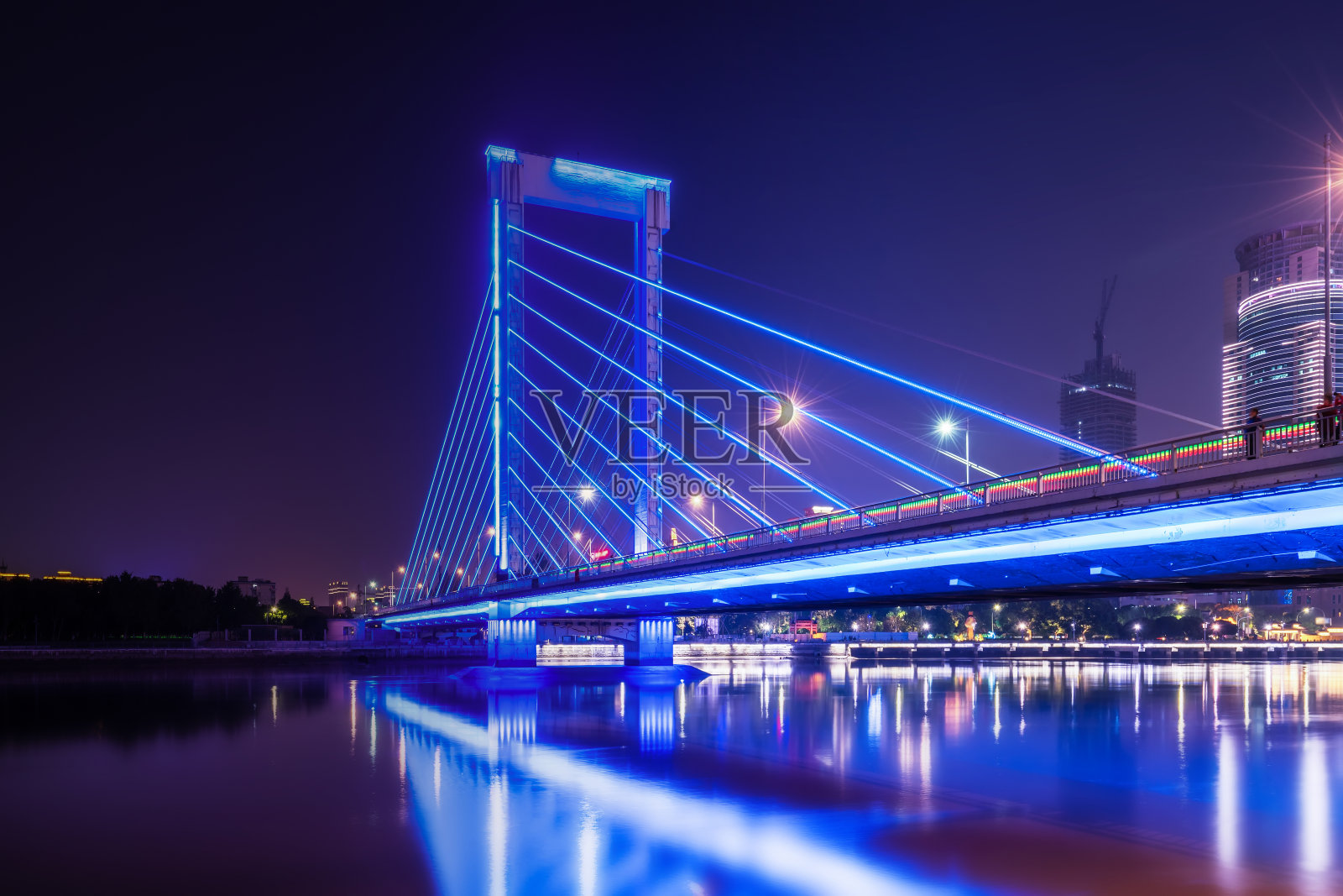 宁波城市天际线，建筑景观夜景照片摄影图片