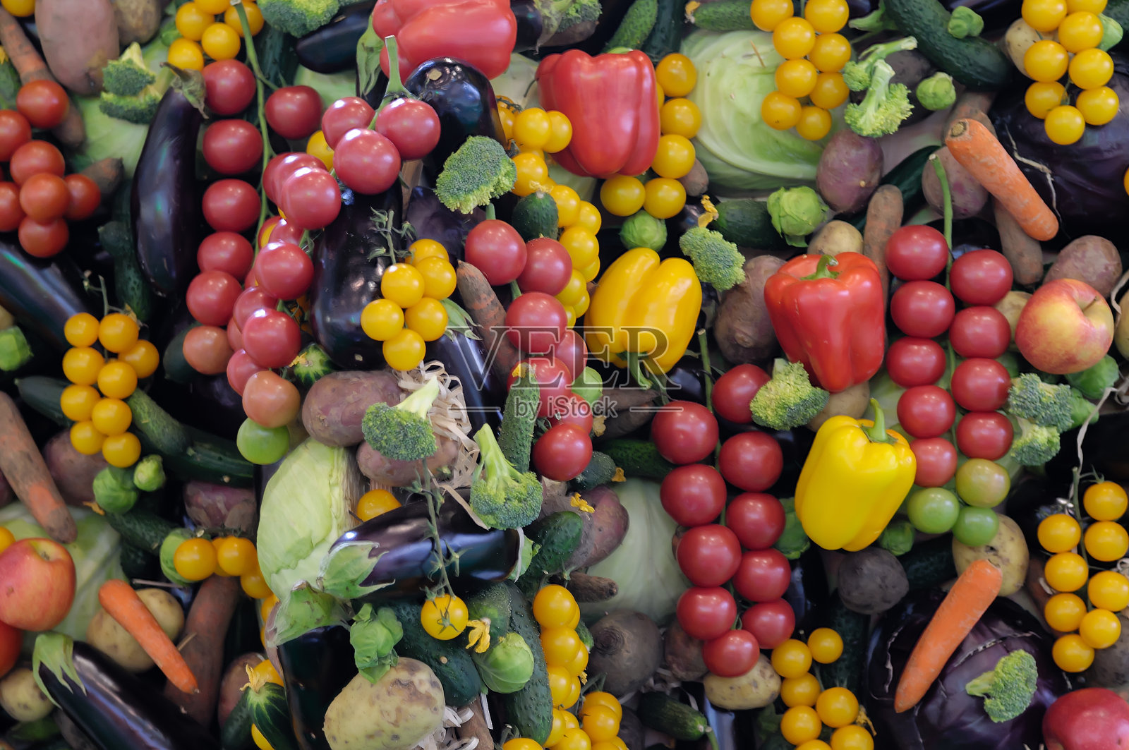 各种新鲜蔬菜和水果。照片摄影图片