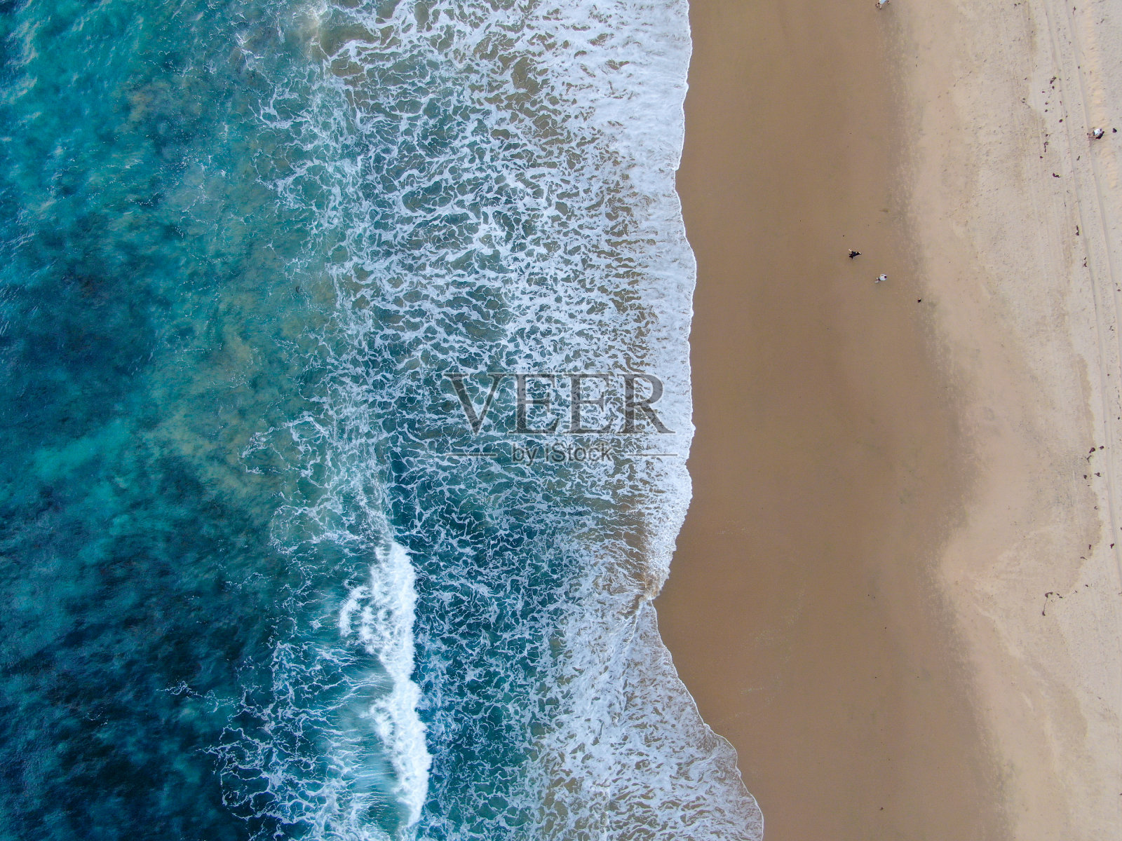海浪冲刷太平洋海岸的航空顶视图照片摄影图片