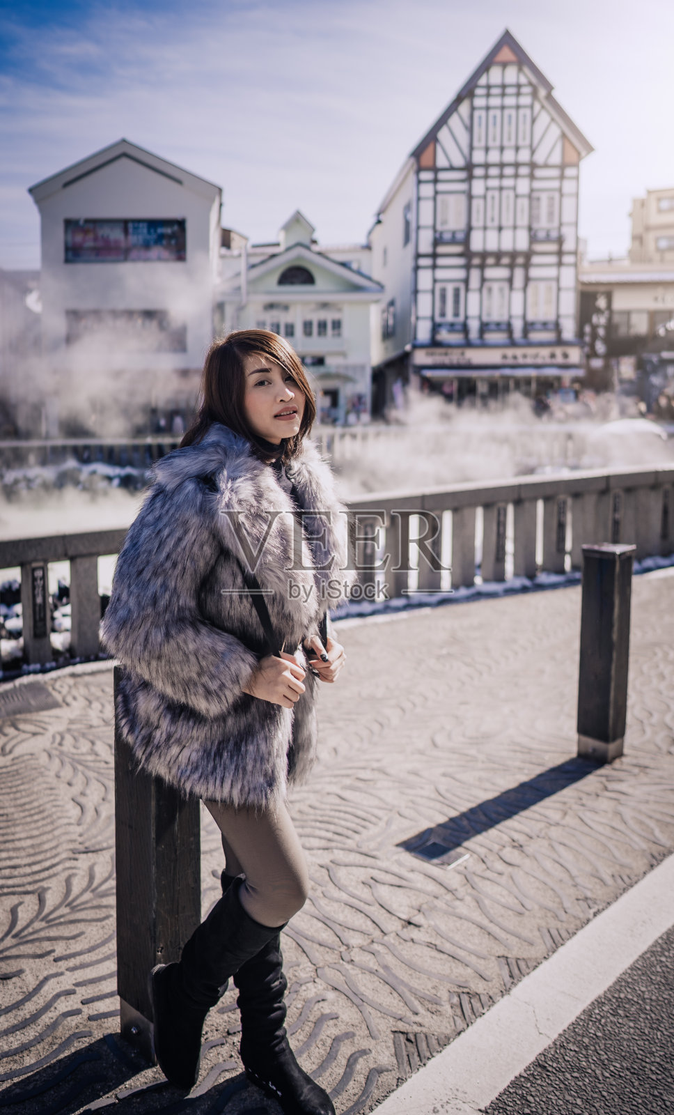 日本冬季草津温泉村的美女照片摄影图片