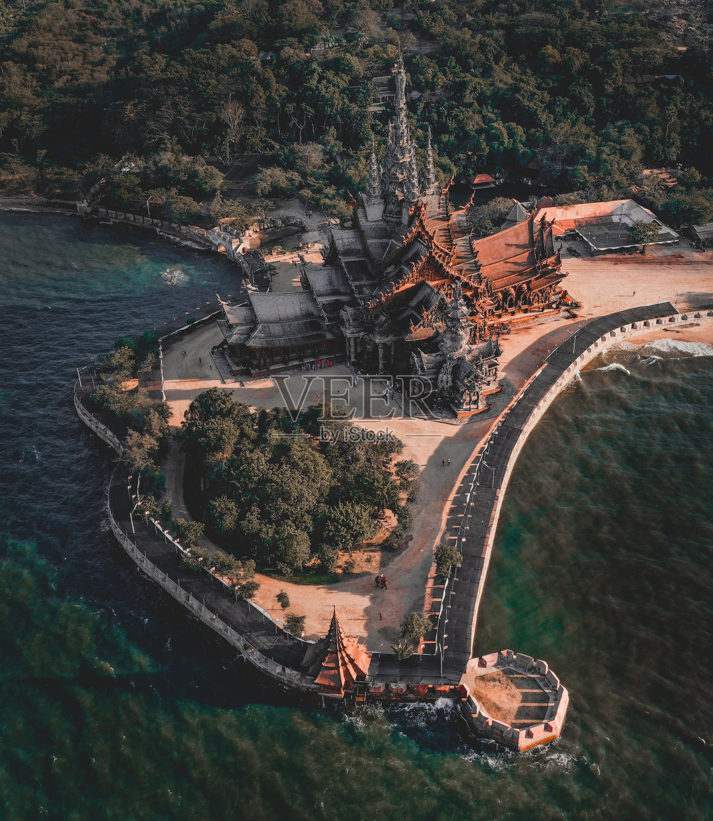 泰国芭堤雅的真理圣地照片摄影图片