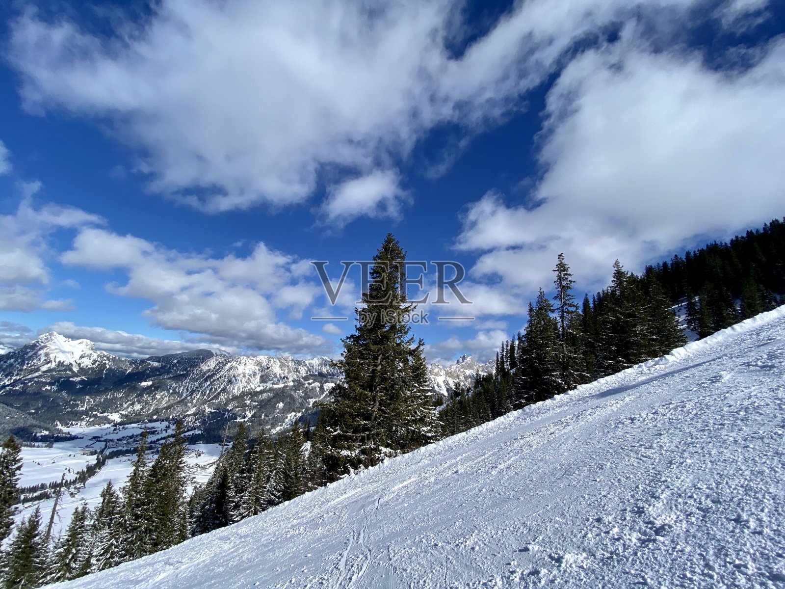 奥地利蒂罗尔的坦海默塔尔滑雪场照片摄影图片