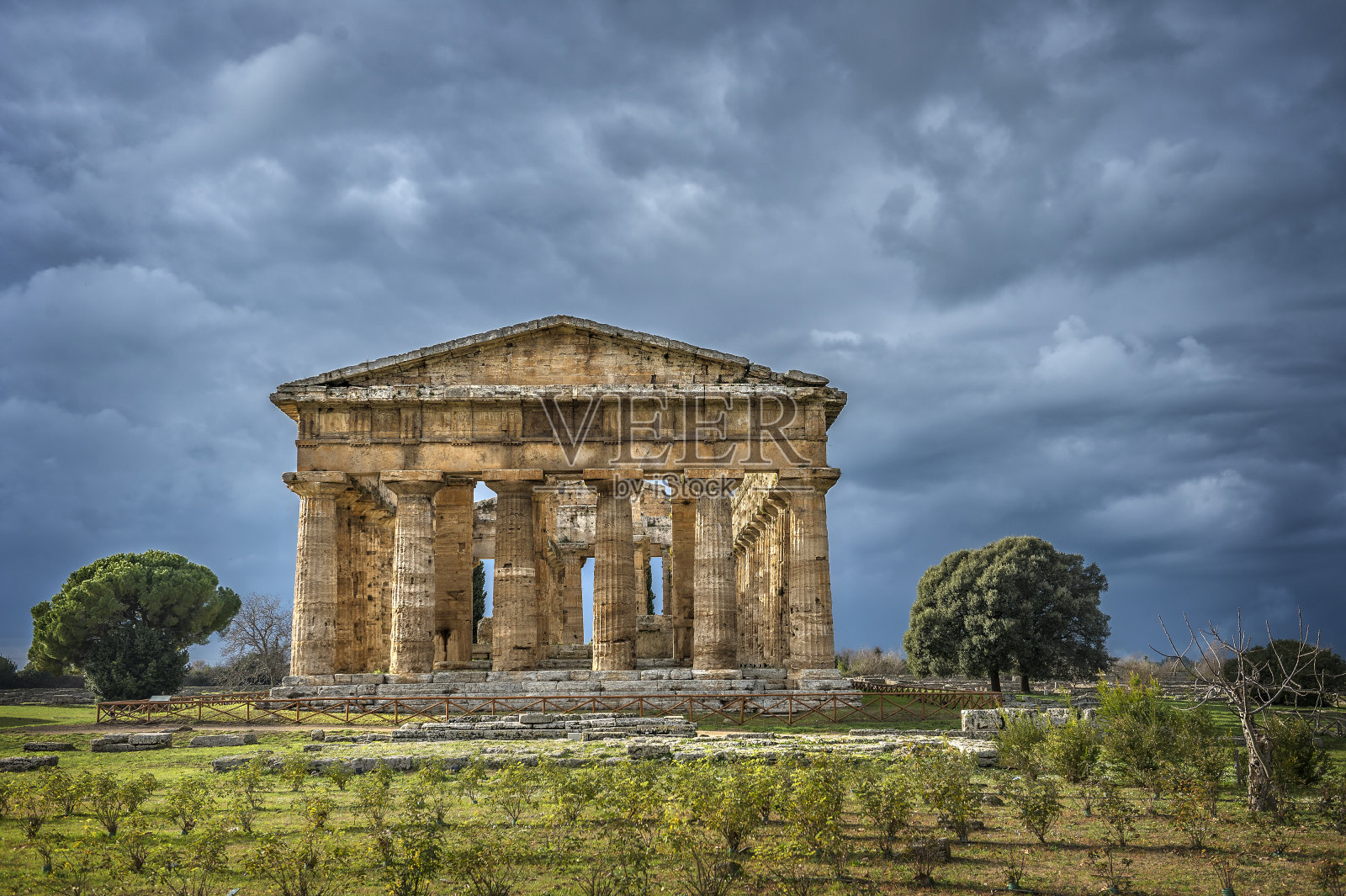 希腊赫拉神庙(尼普顿)-帕埃斯图姆，意大利照片摄影图片