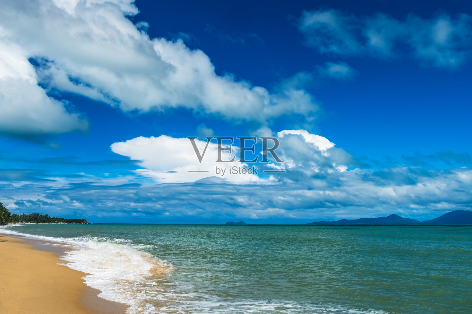 泰国苏梅岛的热带海洋和蓝天照片摄影图片