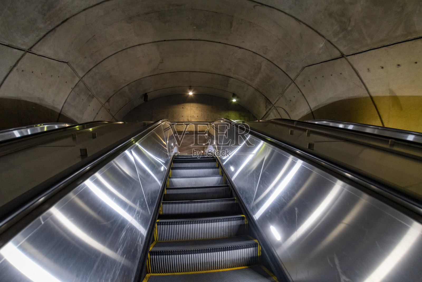 华盛顿特区的地下地铁自动扶梯照片摄影图片