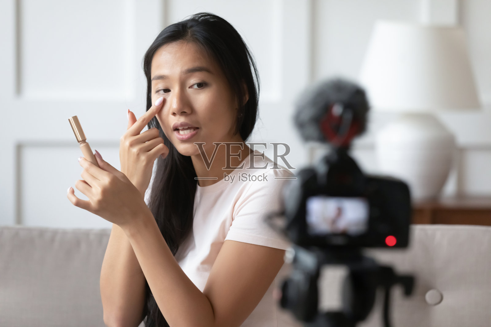 亚洲化妆师记录视频广告新化妆品产品照片摄影图片