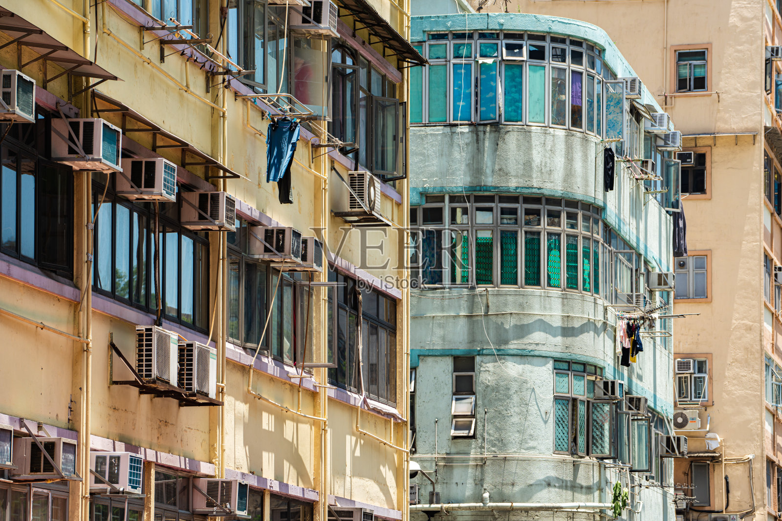 香港的老建筑过于拥挤照片摄影图片