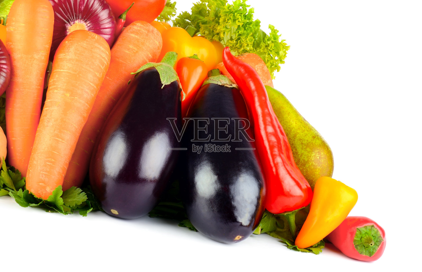 成熟，鲜亮的蔬菜和水果孤立在白色照片摄影图片