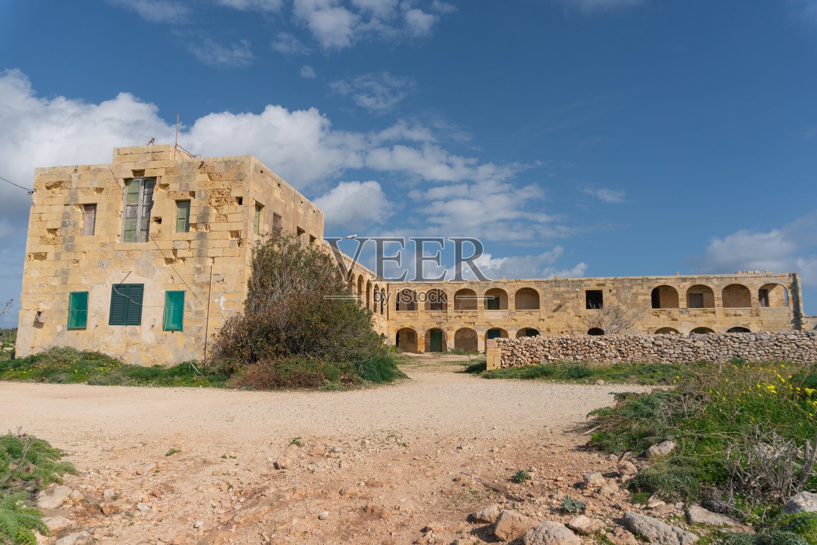 马耳他科米诺岛废弃的隔离医院照片摄影图片