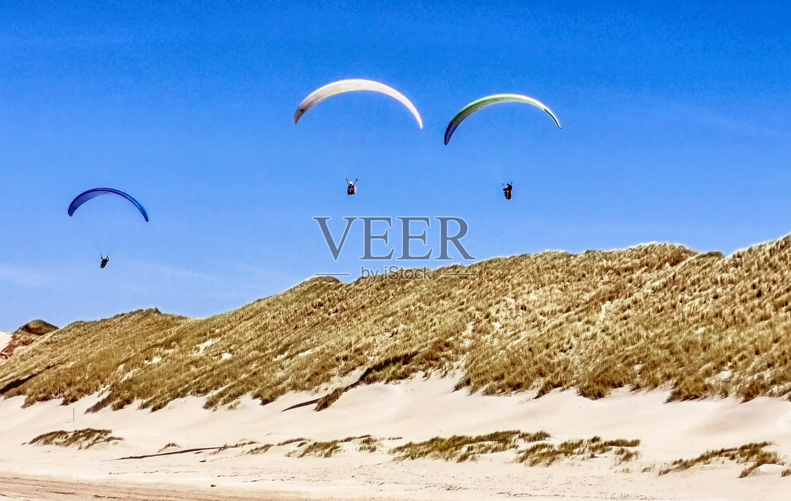 滑翔伞，沙滩沙丘翱翔，荷兰照片摄影图片