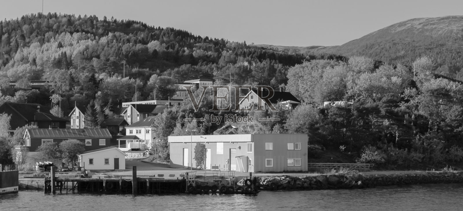 黑白景观与伦斯维克渡轮码头照片摄影图片