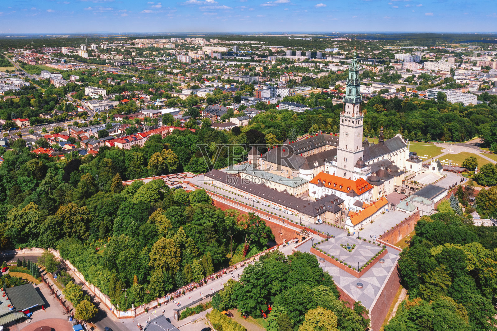波兰琴斯托霍瓦市的雅斯那戈拉修道院鸟瞰图照片摄影图片